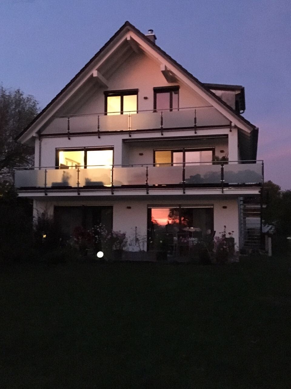 Ferienwohnungen im Sonnenuntergang